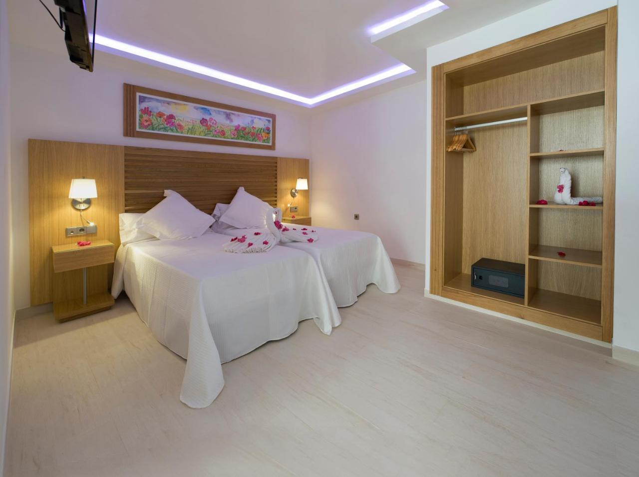 My Way Luxury Ibiza Studio - Ab Group Плая ден Боса Екстериор снимка