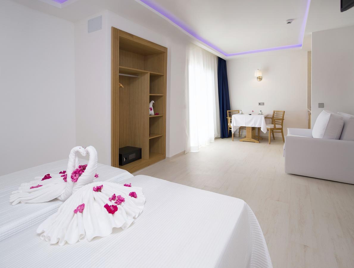My Way Luxury Ibiza Studio - Ab Group Плая ден Боса Екстериор снимка